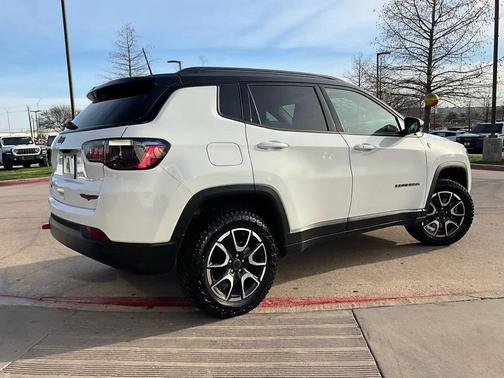 2025 Jeep Compass Trailhawk