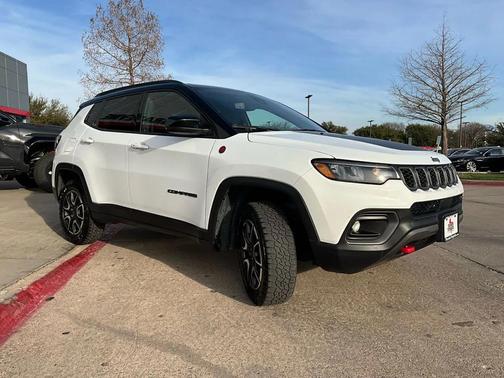 2025 Jeep Compass Trailhawk