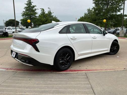 Snow White Pearl 2025 Kia K5 LXS