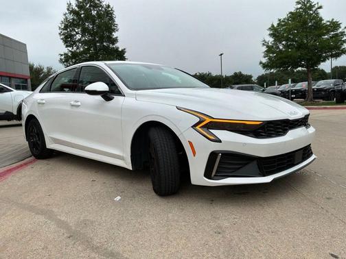 Snow White Pearl 2025 Kia K5 LXS