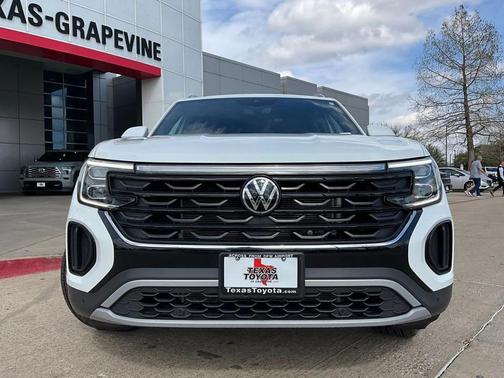 2025 Volkswagen Atlas Cross Sport 2.0T SE w/Technology 4MOTION