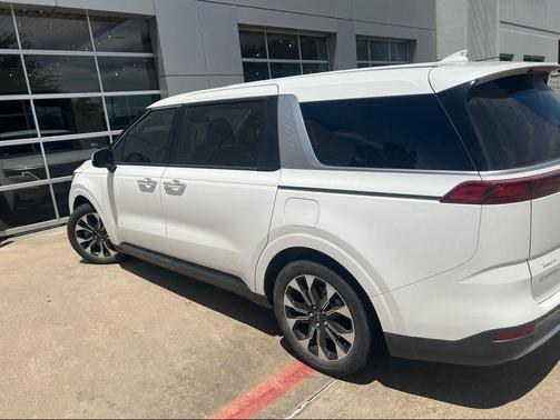 Snow White Pearl 2024 Kia Carnival EX