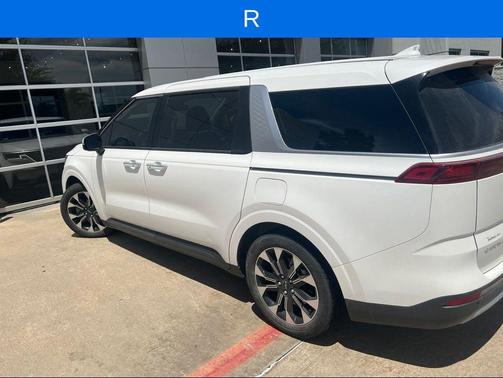Snow White Pearl 2024 Kia Carnival EX