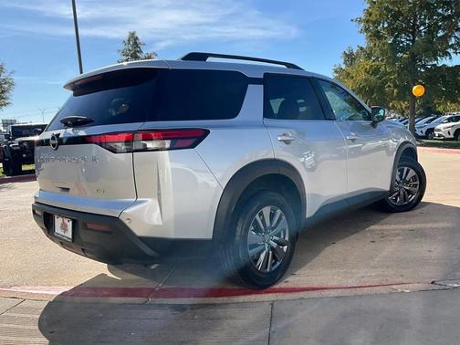 2024 Nissan Pathfinder SV FWD