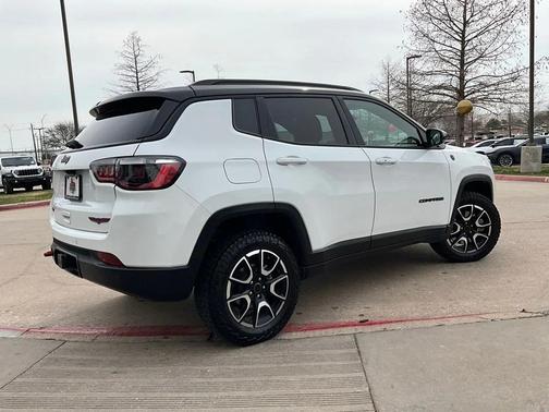 2025 Jeep Compass Trailhawk