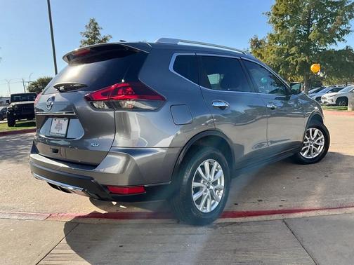 2018 Nissan Rogue SV