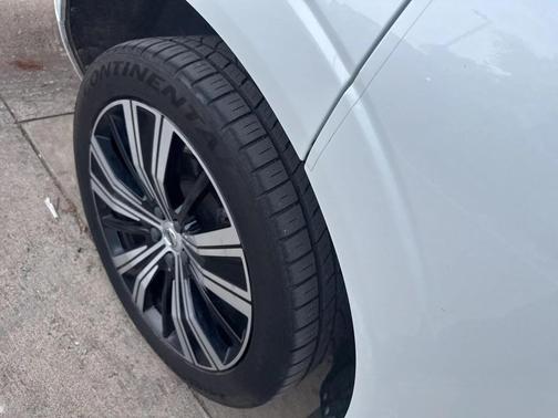 2022 Volvo XC60 B5 Inscription