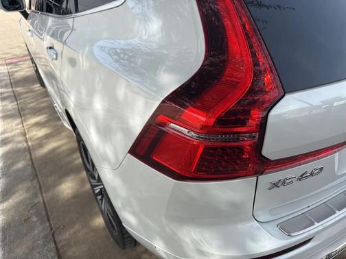 2022 Volvo XC60 B5 Inscription