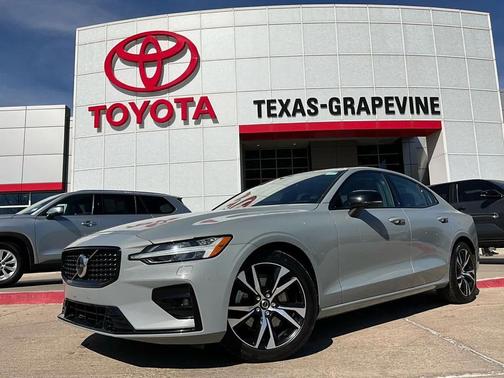 2025 Volvo S60 B5 Core