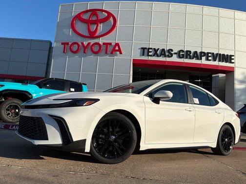 Ice Cap 2026 Toyota Camry SE