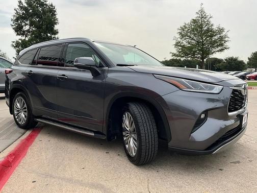 2022 Toyota Highlander Platinum