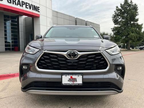 2022 Toyota Highlander Platinum
