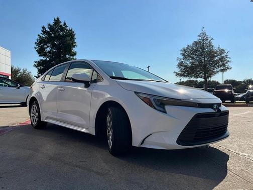 2025 Toyota Corolla Hybrid LE