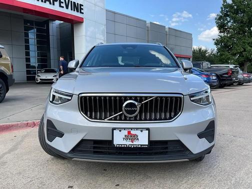 2024 Volvo XC40 B5 Core