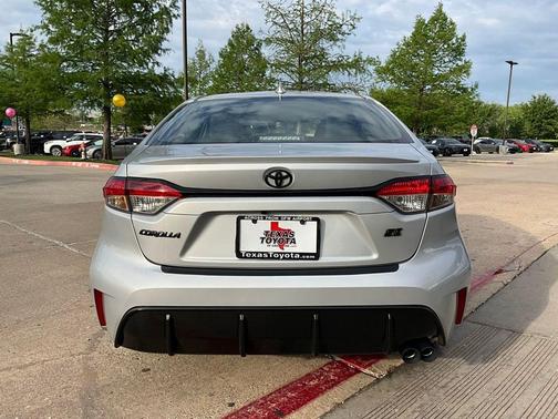 Classic Silver Metallic 2026 Toyota Corolla SE