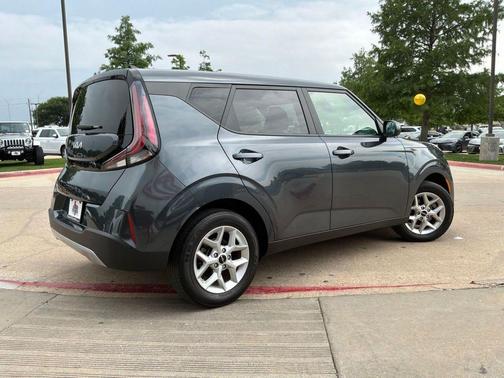 Gravity Gray 2025 Kia Soul LX