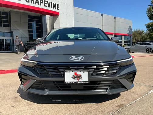 2025 Hyundai ELANTRA SEL