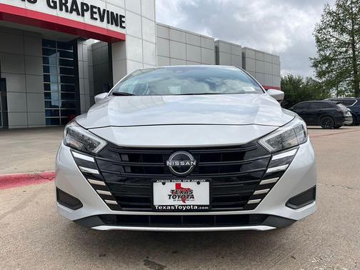 Brilliant Silver Metallic 2025 Nissan Versa 1.6 SV