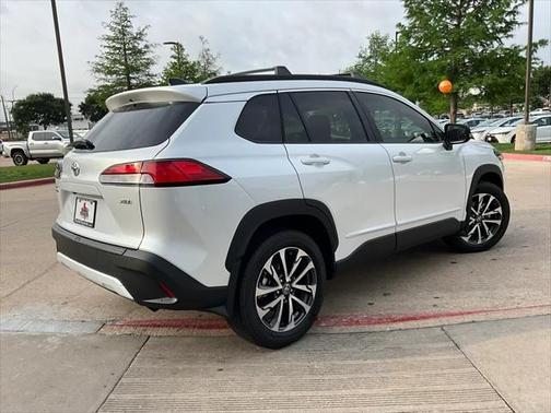 2025 Toyota Corolla Cross XLE
