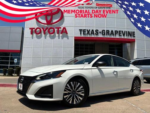 Glacier White 2025 Nissan Altima 2.5 SV