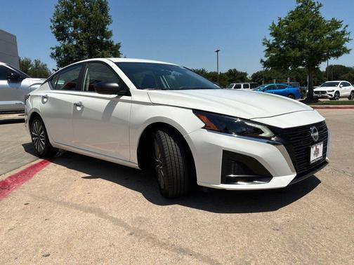 Glacier White 2025 Nissan Altima 2.5 SV