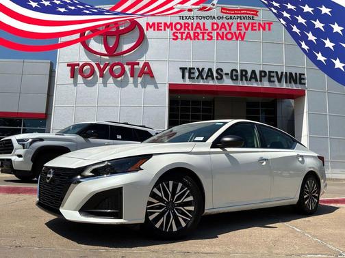 Pearl White Tricoat 2025 Nissan Altima 2.5 SV