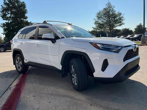 2025 Toyota RAV4 Hybrid XLE