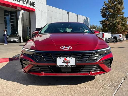 2025 Hyundai ELANTRA SEL