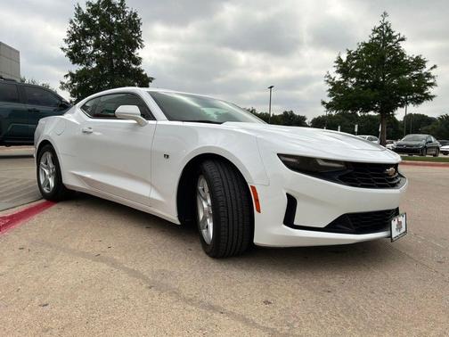 Summit White 2022 Chevrolet Camaro 1LT