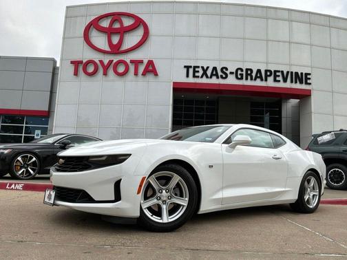 Summit White 2022 Chevrolet Camaro 1LT
