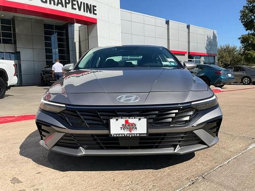 2025 Hyundai ELANTRA SEL