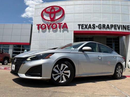 Brilliant Silver Metallic 2023 Nissan Altima S FWD