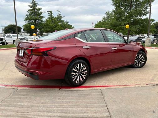 Scarlet Ember 2025 Nissan Altima 2.5 SV