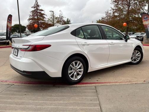 Ice Cap 2026 Toyota Camry LE