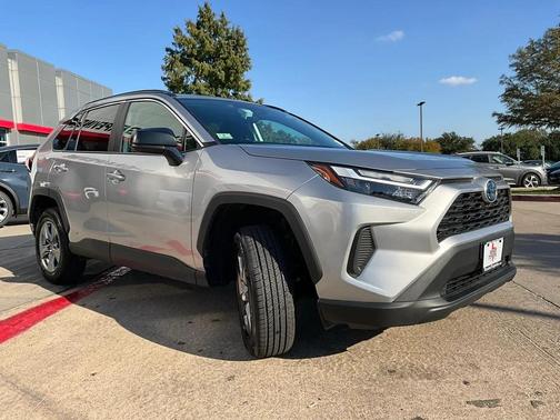 2024 Toyota RAV4 Hybrid LE
