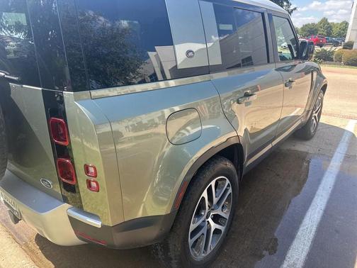 2020 Land Rover Defender 110 SE
