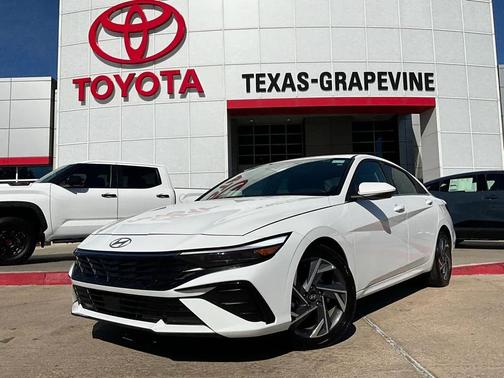 2025 Hyundai ELANTRA SEL