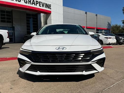 2025 Hyundai ELANTRA SEL