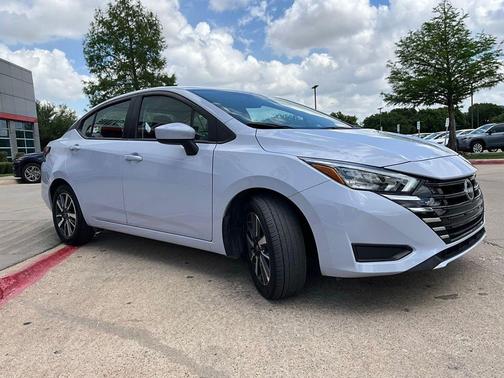 Pearl 2025 Nissan Versa 1.6 SV