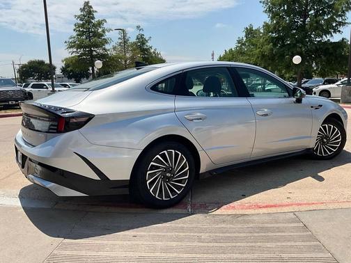 2024 Hyundai SONATA Hybrid SE
