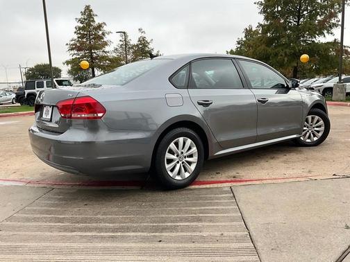 2015 Volkswagen Passat 1.8T S