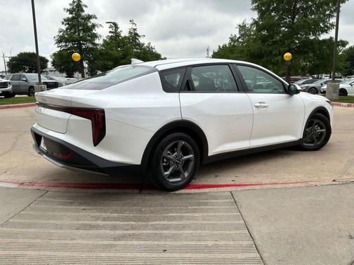Snow White Pearl 2025 Kia K4 LXS