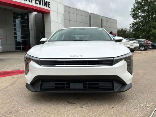 Snow White Pearl 2025 Kia K4 LXS