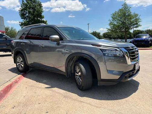 2024 Nissan Pathfinder SL FWD
