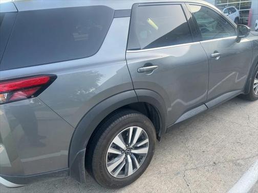 2024 Nissan Pathfinder SL FWD
