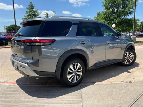 2024 Nissan Pathfinder SL FWD