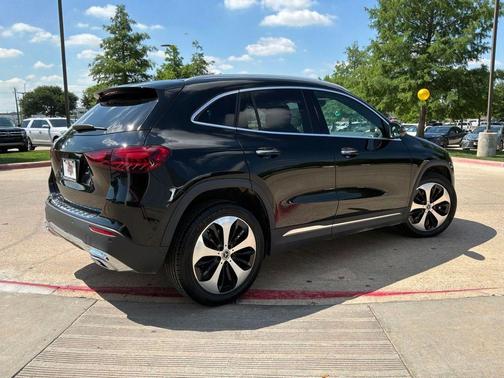 Night Black 2025 Mercedes-Benz GLA 250 4MATIC