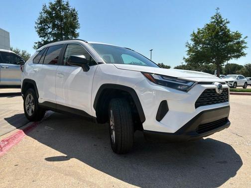 Ice 2025 Toyota RAV4 Hybrid LE