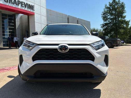 Ice 2025 Toyota RAV4 Hybrid LE