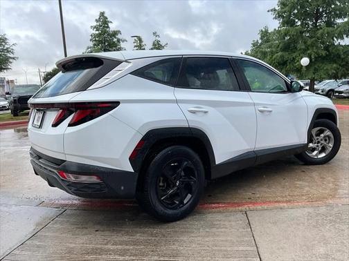 2022 Hyundai TUCSON SE